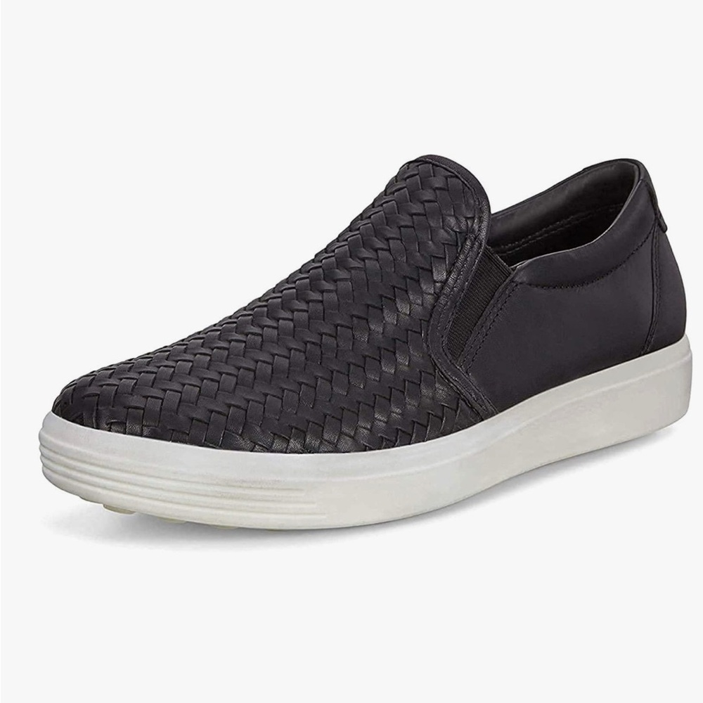EUC Ecco leather Soft Woven Slip On Sneaker in black